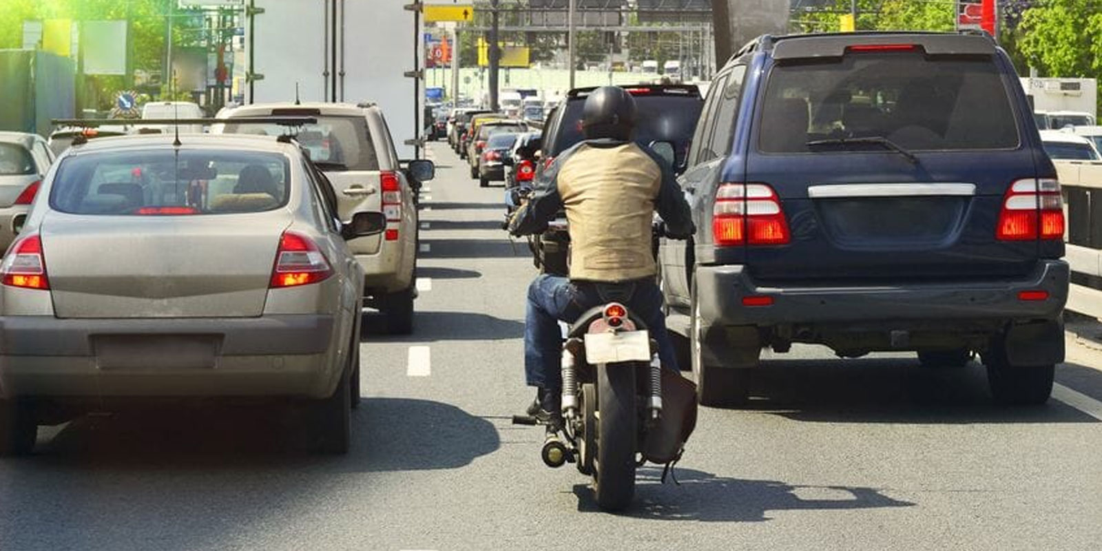 What is Motorcycle Lane Splitting and Should it be Legal?