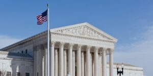 How does the civil court system work in the United States? 