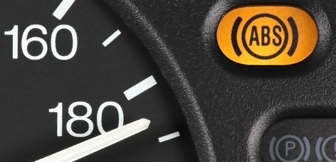 post-vehicle-defect-cause-accident Image of heat gauge on vehicle control panel